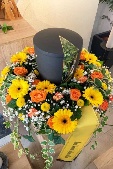 Urnen-Kranz gelb und orange